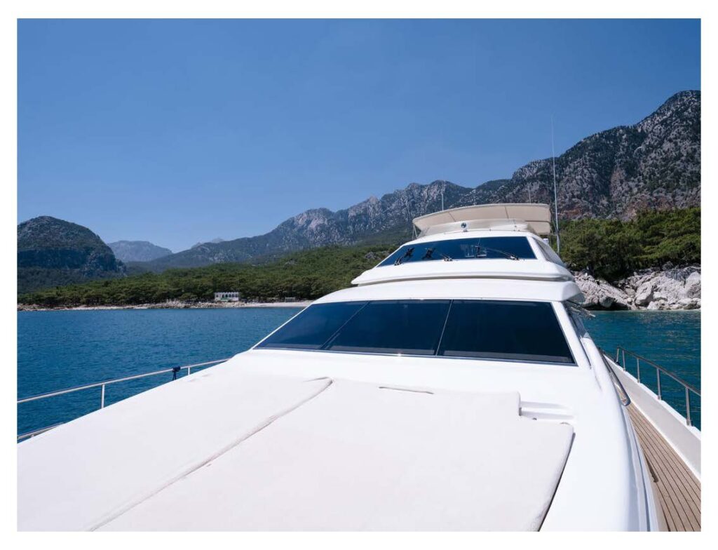 FERRETTI 80 (2002) CHARTER_Sayfa_03