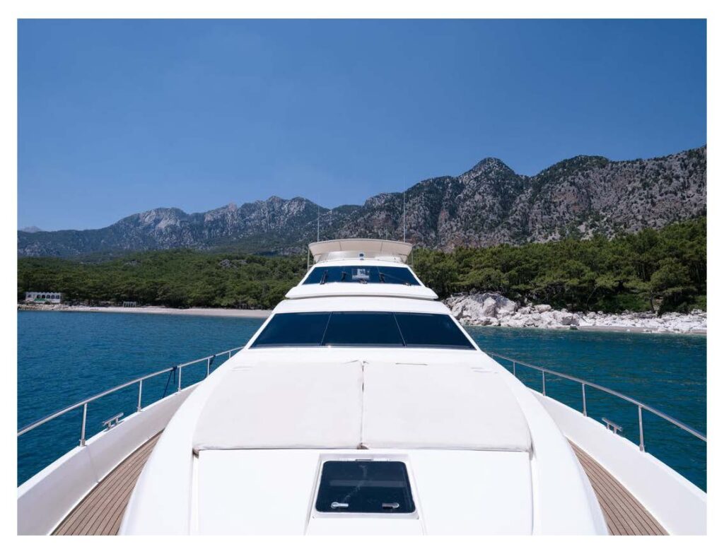 FERRETTI 80 (2002) CHARTER_Sayfa_04