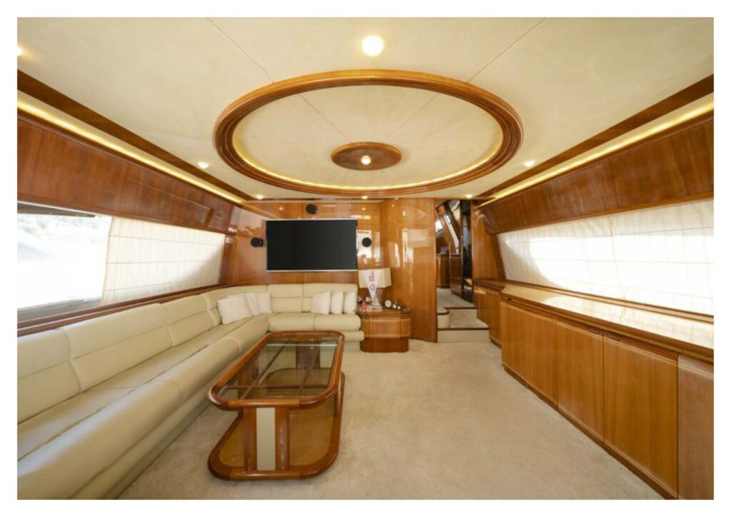 FERRETTI 80 (2002) CHARTER_Sayfa_09