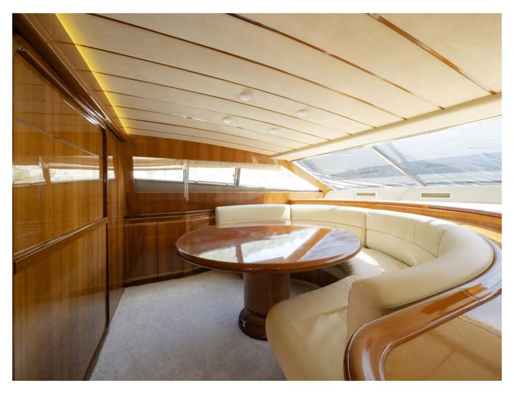 FERRETTI 80 (2002) CHARTER_Sayfa_10