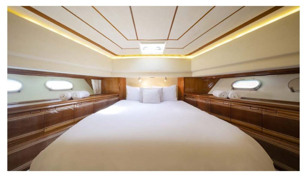 FERRETTI 80 (2002) CHARTER_Sayfa_12