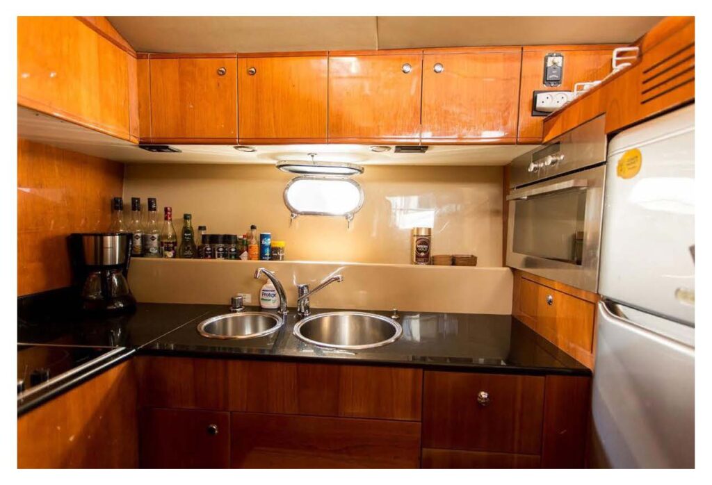 Ferretti 590._Sayfa_15