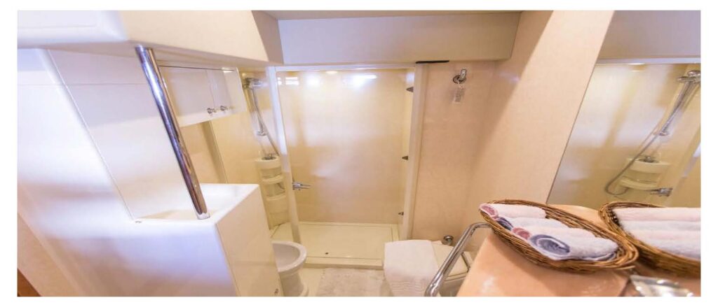 Ferretti 590._Sayfa_21